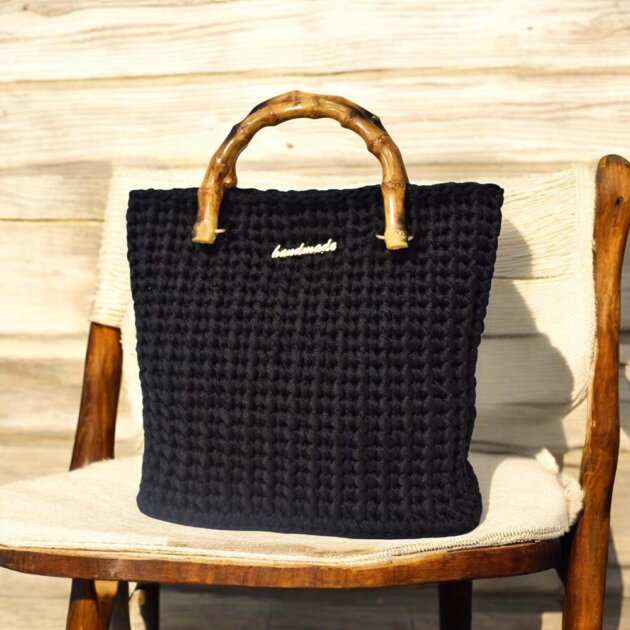 Χειροποίητη Πλεκτή Τσάντα Με Κοκάλινα Χερούλια