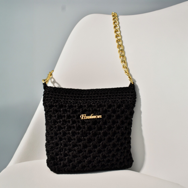 Χειροποίητο Πλεκτό Τσαντάκι Με Αλυσίδα