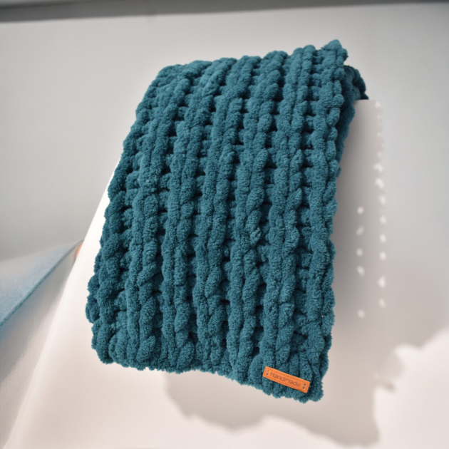 Χειροποίητο Πλεκτό Κασκόλ με Puffy Νήματα