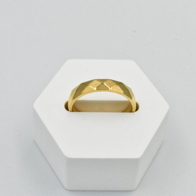 Χρυσή Βέρα Με Γεωμετρικό Ανάγλυφο - Ανοξείδωτο Ατσάλι